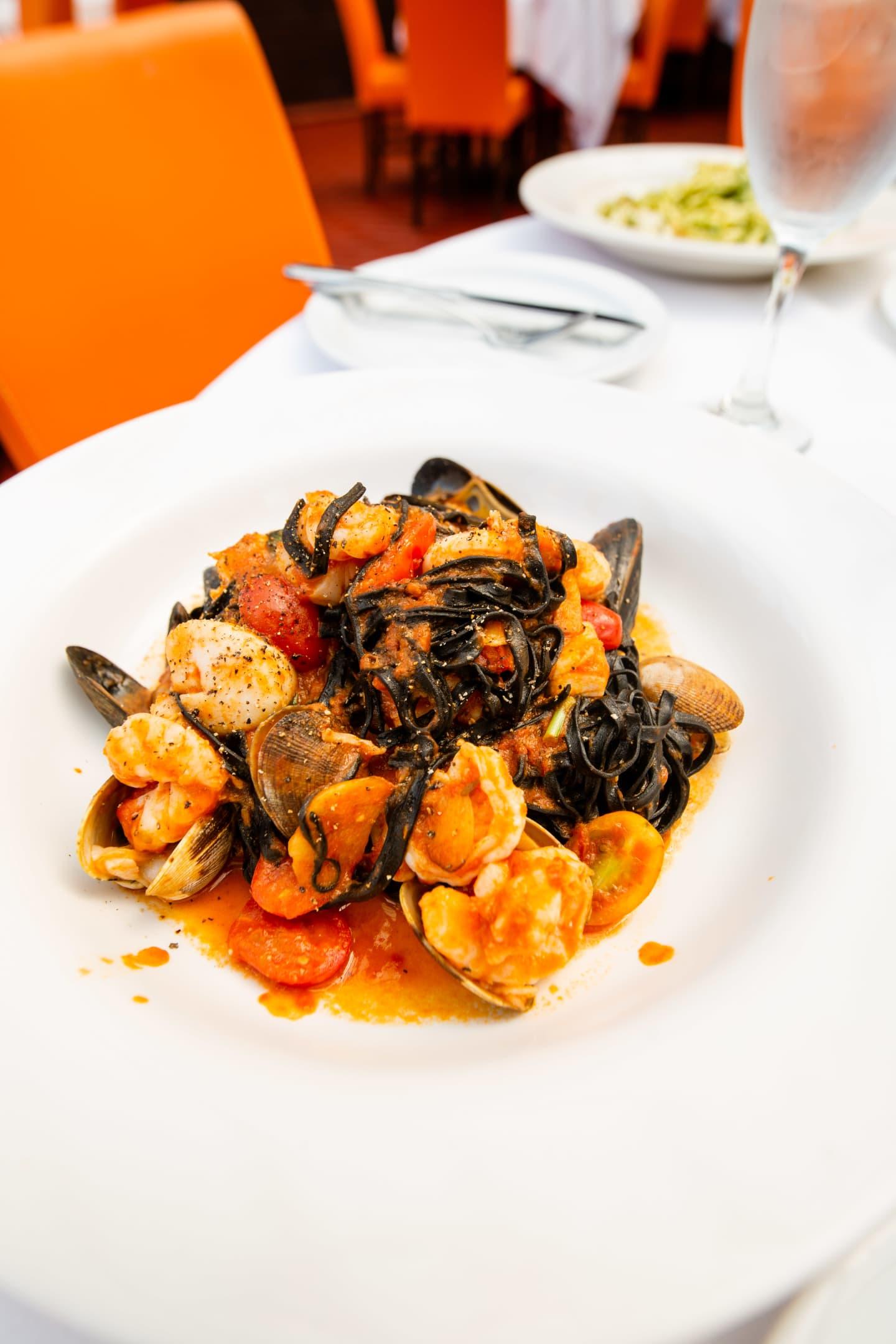 Tagliolini Nero Frutti di Mare